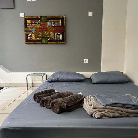 Budget Private Room In The Center Афіни Екстер'єр фото