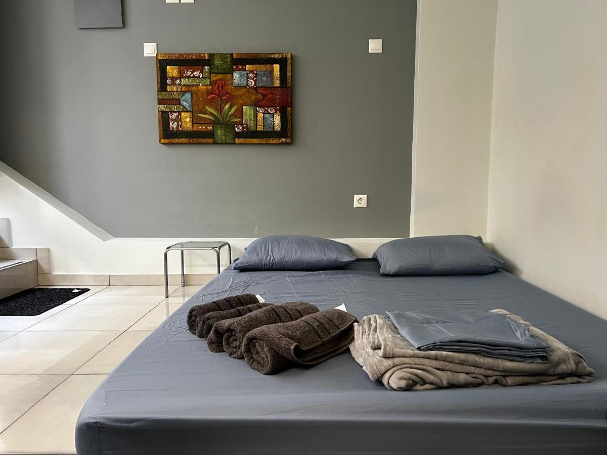Budget Private Room In The Center Афіни Екстер'єр фото